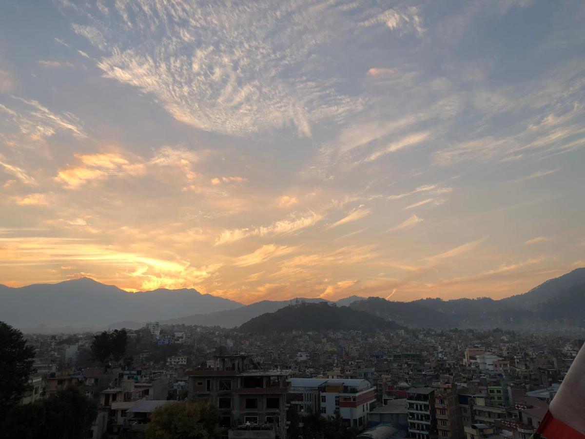 Kathmandu View Hotel Bagian luar foto