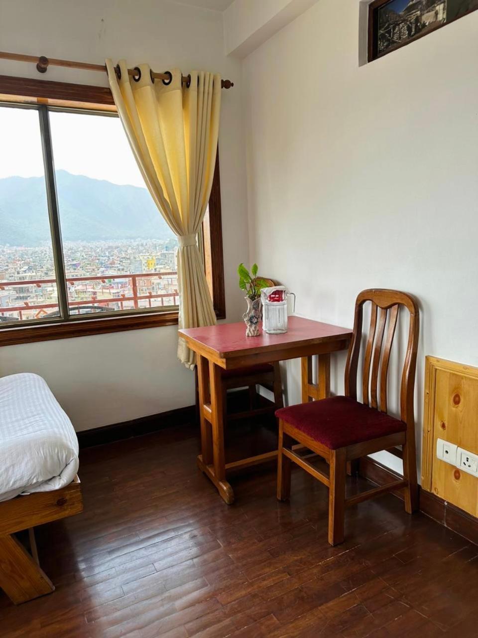Kathmandu View Hotel Bagian luar foto