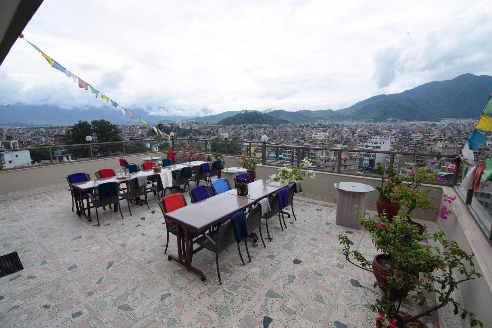 Kathmandu View Hotel Bagian luar foto